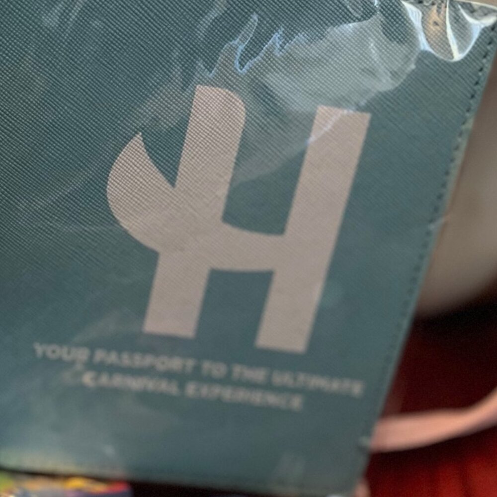 Haeven Passport Holder